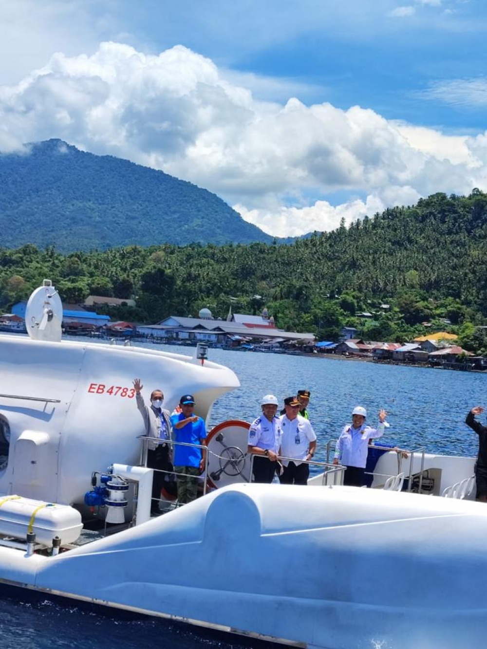 KEMENHUB LAKUKAN PEMERIKSAAN DAN PENGAWASAN AWAL PADA KAPAL PENUMPANG BAWAH AIR WISATA DI LIKUPANG