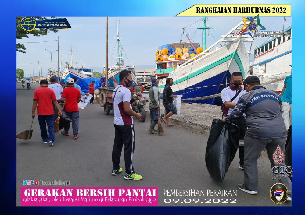 HARHUBNAS 2022 DI PELABUHAN PROBOLINGGO, KSOP PROBOLINGGO MENGADAKAN GERAKAN BERSIH PANTAI BERSAMA INSTANSI MARITIM