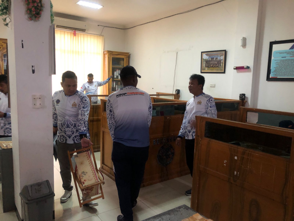 Jumat Sehat Giat Bersih Ruang Kerja dan Pelayanan