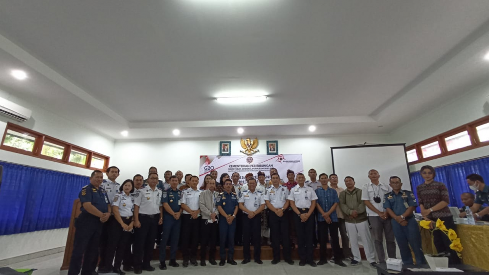 KEMENHUB SOSIALISASIKAN ATURAN BARU TERKAIT KELAIKLAUTAN KAPAL PENUMPANG WISATA BAWAH AIR DAN LAKUKAN UJI PETIK KAPAL PENUMPANG DI BENOA