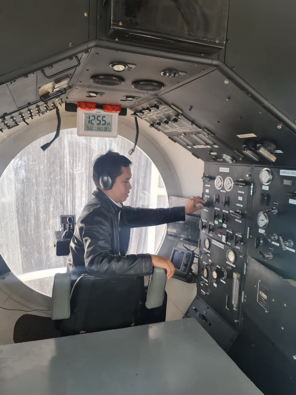 KEMENHUB SOSIALISASIKAN ATURAN BARU TERKAIT KELAIKLAUTAN KAPAL PENUMPANG WISATA BAWAH AIR DAN LAKUKAN UJI PETIK KAPAL PENUMPANG DI BENOA