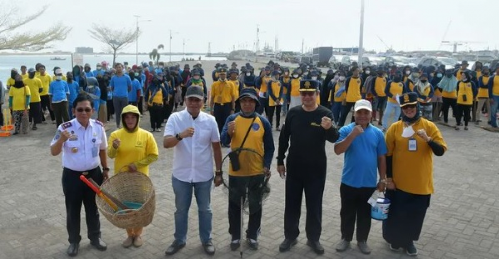 Pemberdayaan Masyarakat melalui Program Padat Karya.