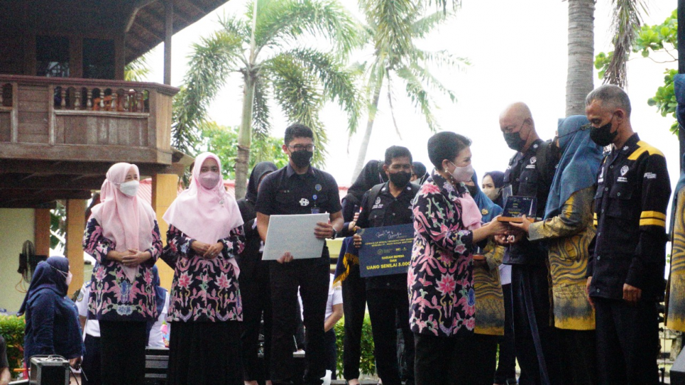 PERINGATI HARI MENARA SUAR, DWP KEMENHUB BERI APRESIASI KEPADA PARA PENJAGA MENARA SUAR