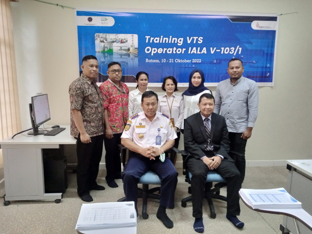 TINGKATKAN KAPASITAS SDM DI BIDANG KESELAMATAN PELAYARAN, KEMENHUB KERJASAMA DENGAN MPA SINGAPORE GELAR VTS OPERATOR TRAINING COURSE