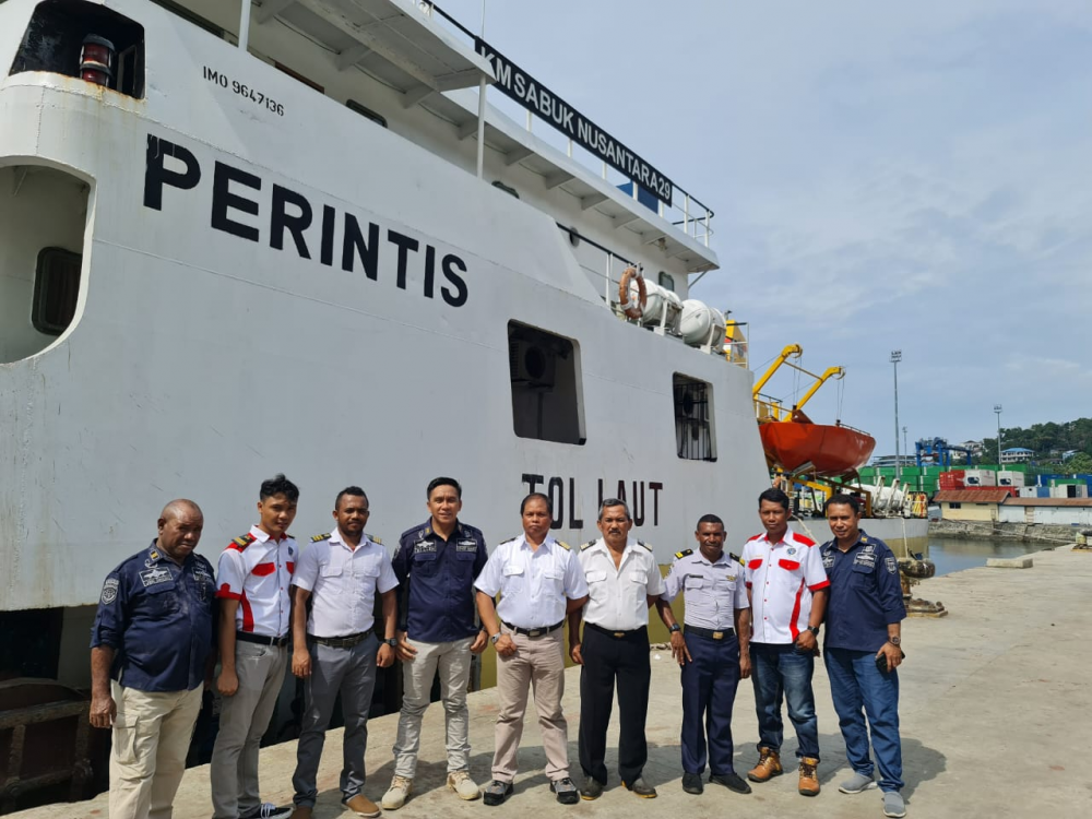 SETI SIRINGON MUALIM II KAPAL PERINTIS KM SABUK NUSANTARA 29, BUKTI PENGEMBANGAN MASYARAKAT PAPUA OLEH KEMENHUB