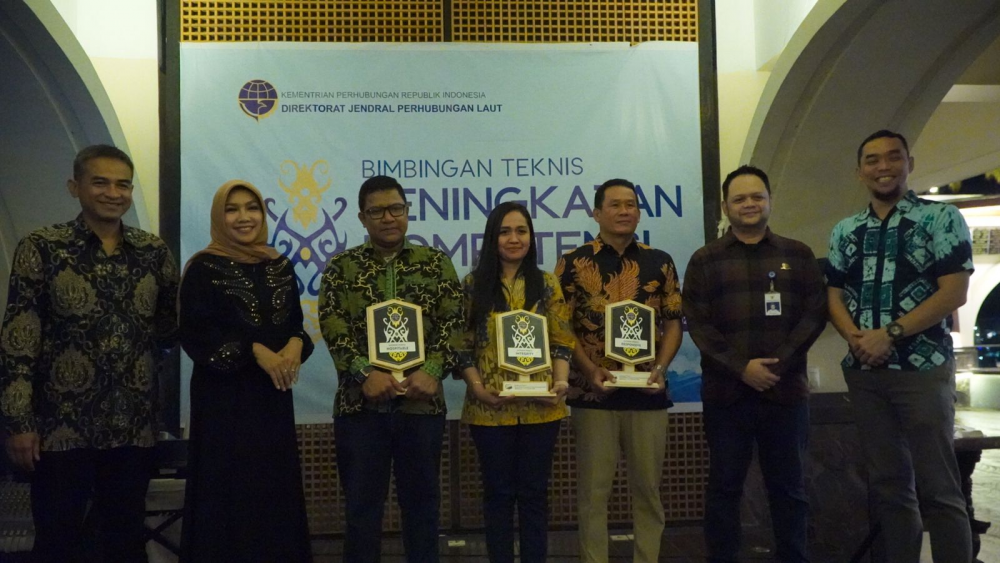 DITJEN HUBLA BERIKAN PENGHARGAAN KEPADA PARA DUTA PELAYANAN PUBLIK BERPRESTASI