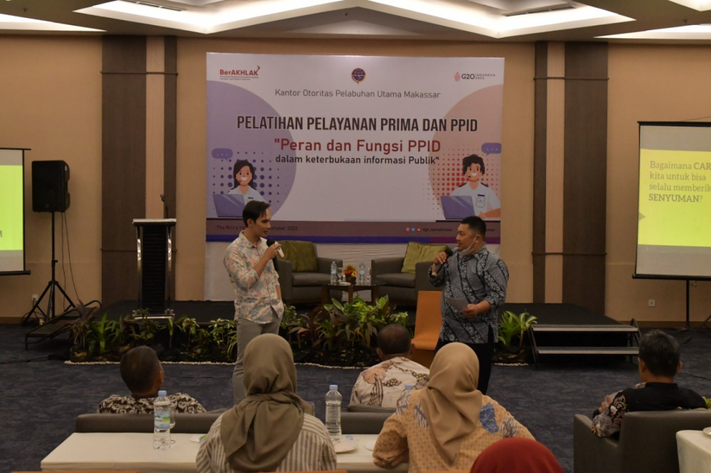 Pelatihan Pelayanan Prima dan PPID kantor Otoritas Pelabuhan Utama Makassar