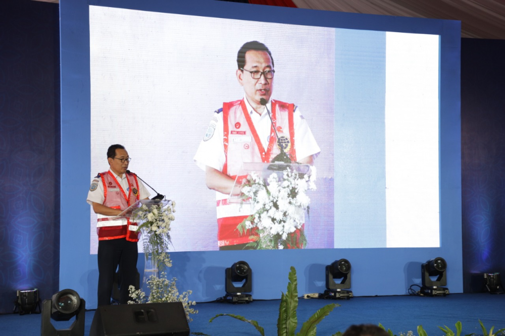 TINGKATKAN EFISIENSI ANGKUTAN LOGISTIK, JAX SERVICES KAPAL RAKSASA JAKARTA - AMERIKA SERIKAT DILUNCURKAN
