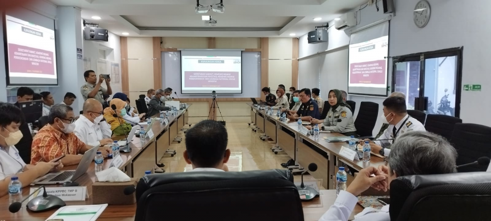 Pengawasan Progres Implementasi NLE di Pelabuhan Makassar