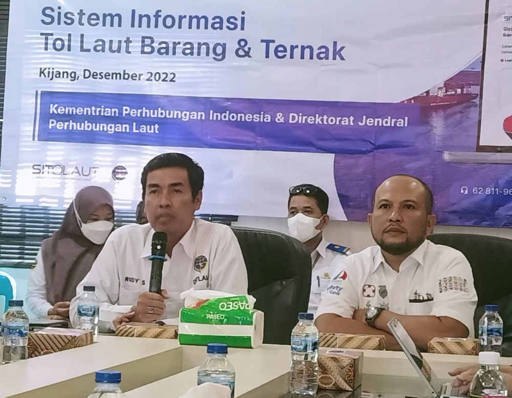 OPTIMALKAN PROGRAM TOL LAUT DI KEPULAUAN RIAU, KEMENHUB SOSIALISASIKAN APLIKASI SITOLAUT DI PELABUHAN KIJANG