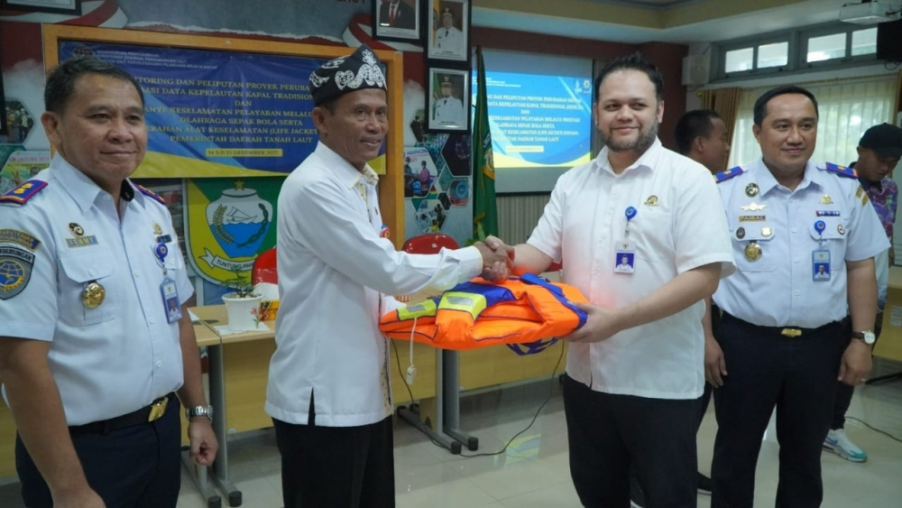 EDUKASI KESELAMATAN PELAYARAN SEJAK DINI, KEMENHUB  AJAK  MASYARAKAT TANAH LAUT TAATI ATURAN KESELAMATAN