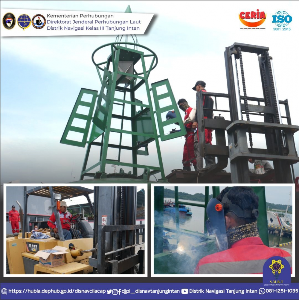 Pemeliharaan dan Perawatan Pelampung Suar oleh Tim Perambuan dan Perbengkelan Disnav Tg. Intan