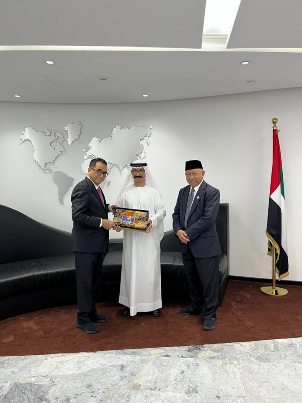 Kunjungi UEA dan Qatar *Menhub Ajak Kedua Negara Tambah Investasi di sektor Perhubungan Udara dan Laut*