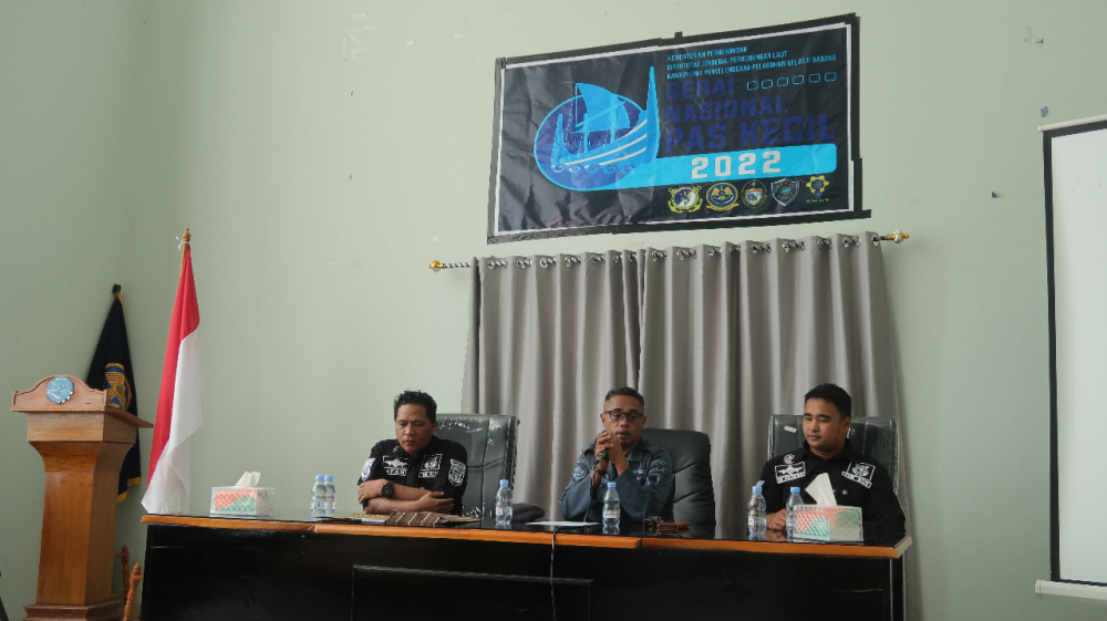 KANTOR UPP KELAS II BABANG SERAHKAN SERTIFIKAT PAS KECIL KEPADA KAPAL GT 7