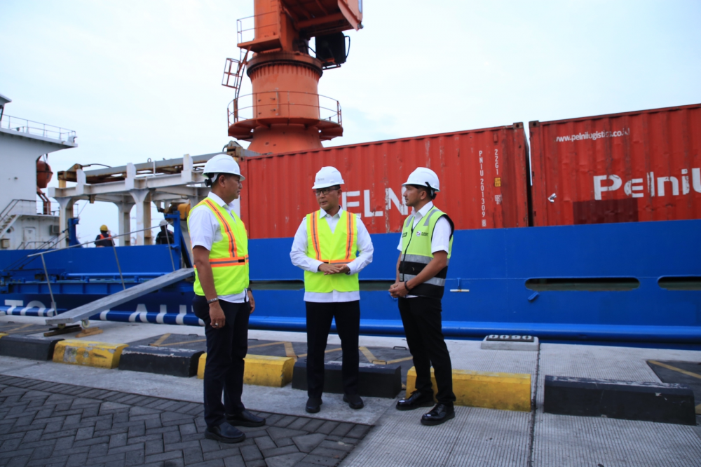 KEMENHUB LEPAS PELAYARAN PERDANA TOL LAUT TAHUN 2023 DI SURABAYA