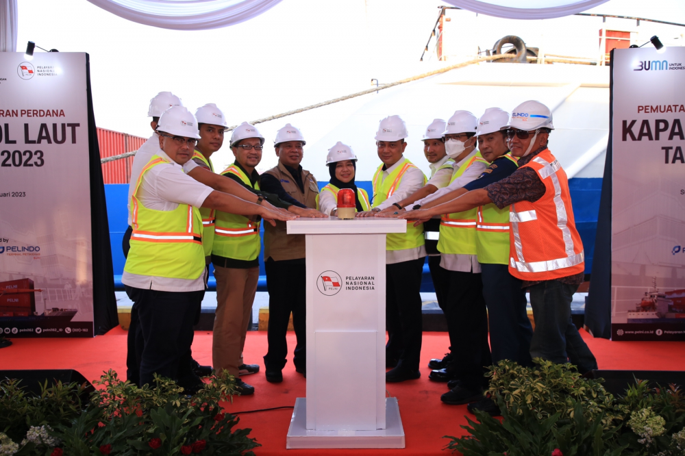 KEMENHUB LEPAS PELAYARAN PERDANA TOL LAUT TAHUN 2023 DI SURABAYA