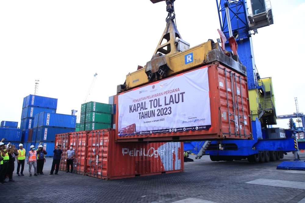 KEMENHUB LEPAS PELAYARAN PERDANA TOL LAUT TAHUN 2023 DI SURABAYA