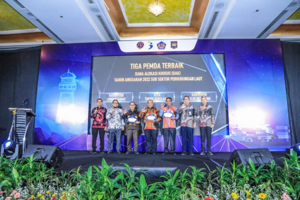 KEMENHUB BERI PENGHARGAAN KEPADA PEMDA PELAKSANA KEGIATAN DAK BIDANG TRANSPORTASI PERAIRAN 2022