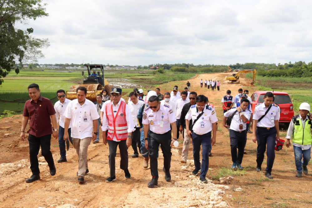 Kunjungan Kerja Menhub Pengecekan Realisasi Pembangunan Kereta Api di Stasiun Mandai dan Pelabuhan Garongkong.