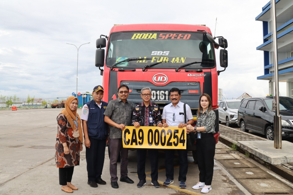 Monitoring Penerapan STID di Pelabuhan Makassar