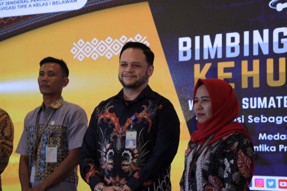 TINGKATKAN KOMPETENSI SDM DI BIDANG KEHUMASAN, DITJEN HUBLA GELAR BIMTEK KEHUMASAN DI BELAWAN