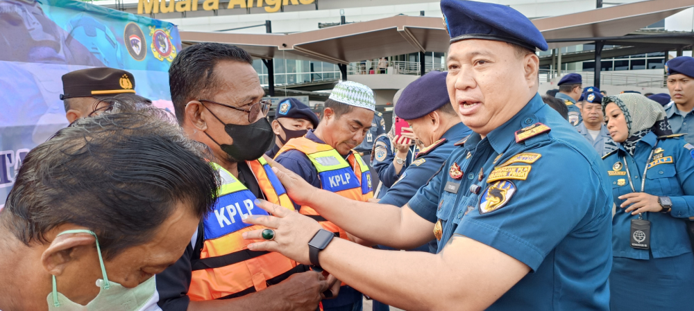 RANGKAIAN HUT KPLP DAN PANGKALAN PLP, KEMENHUB GELAR BAKTI SOSIAL HINGGA KERJA BAKTI DI TANJUNG PRIOK