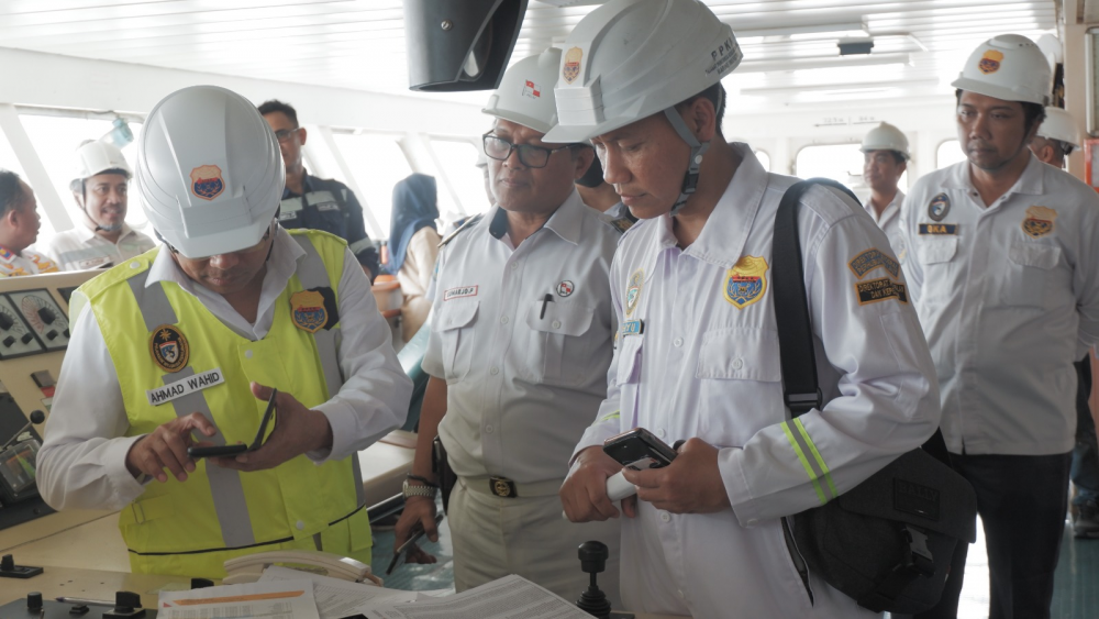 PASTIKAN KESELAMATAN TRANSPORTASI JELANG ANGKUTAN LEBARAN 2023, KEMENHUB UJI KELAIKLAUTAN KAPAL DI SURABAYA