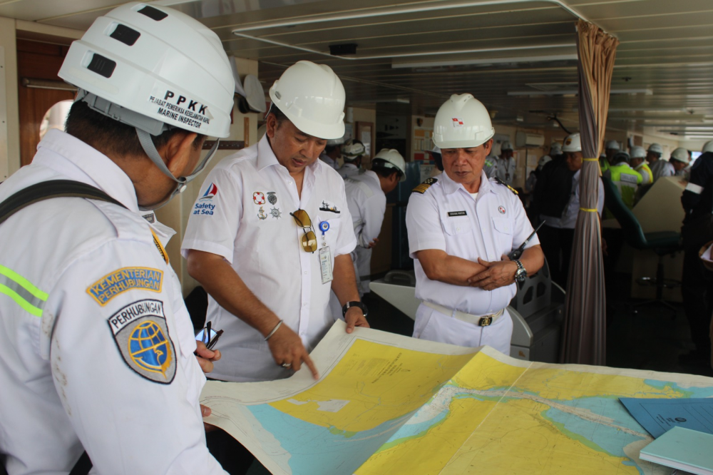 PASTIKAN KESELAMATAN TRANSPORTASI JELANG ANGKUTAN LEBARAN 2023, KEMENHUB UJI KELAIKLAUTAN KAPAL DI SURABAYA
