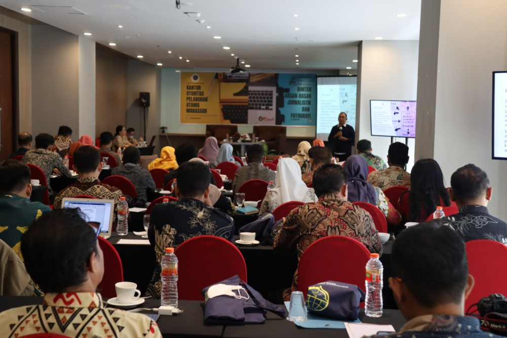 Kantor Otoritas Pelabuhan Utama Makassar mengadakan Kegiatan Bimtek Dasar-Dasar Jurnalistik dan Fotografi
