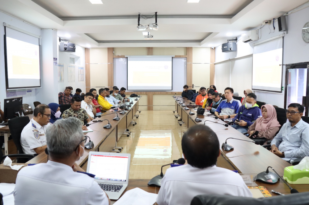 Rapat Progres Penerapan STID di Pelabuhan Makassar.