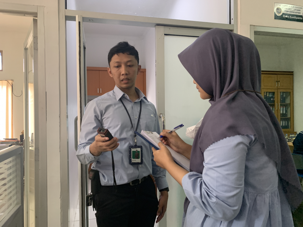 Pengukuran Bangunan Kantor dan Rumah Dinas Distrik Navigasi Tipe A Kelas I Samarinda Oleh Tim KPKNL Samarinda