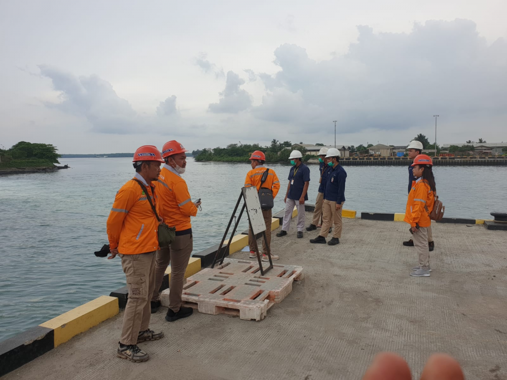 Tim Distrik Navigasi Tipe A Kelas I Samarinda Lakukan Survey dan Pertimbangan Teknis Rambu Suar Dermaga PT. Pupuk Kaltim Bontang