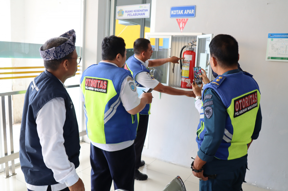 Evaluasi Sarana dan Prasarana Terminal Penumpang Anging Mammiri Pelabuhan Makassar