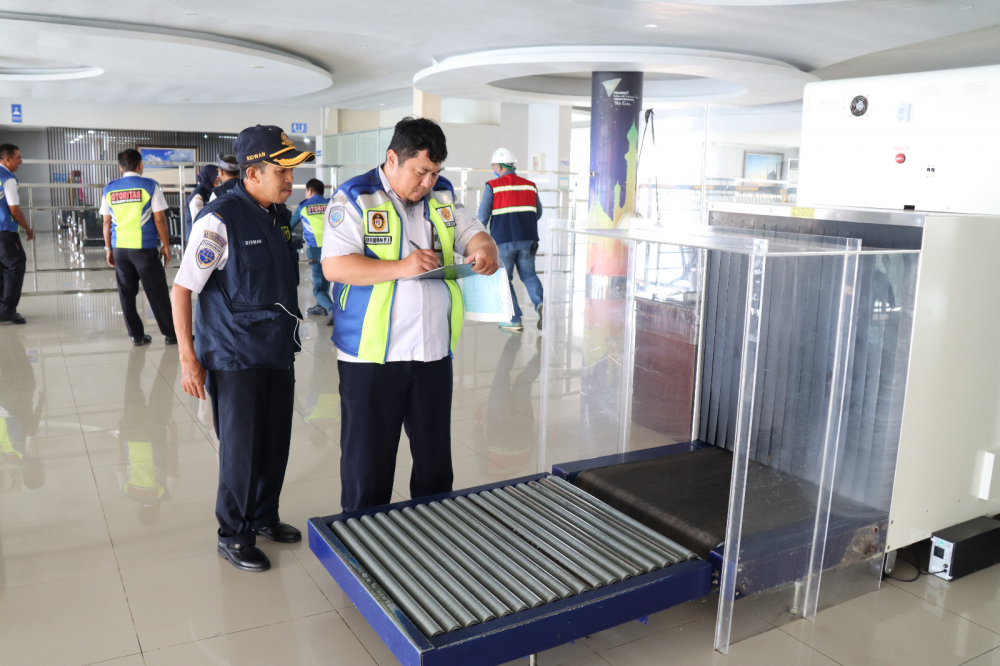 Evaluasi Sarana dan Prasarana Terminal Penumpang Anging Mammiri Pelabuhan Makassar