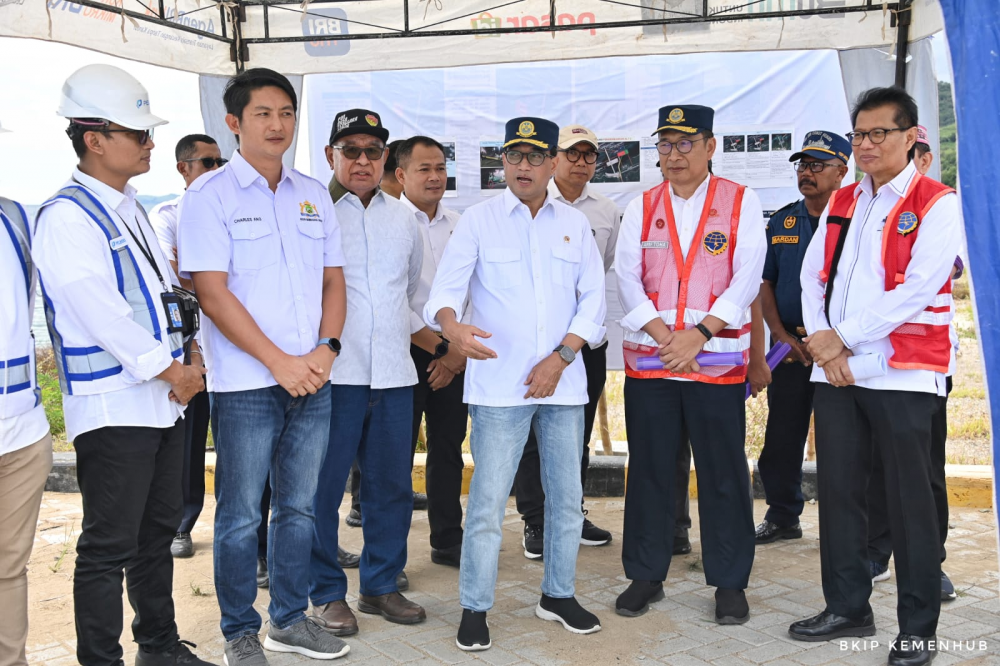 Jelang KTT ASEAN ke-42 *Menhub Cek Kesiapan Sarana dan Prasarana Transportasi di Labuan Bajo*