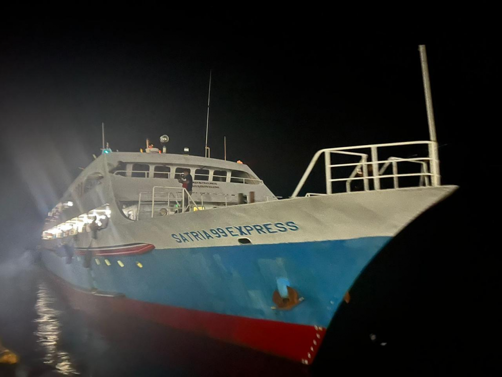 SETIAP MALAM, RATUSAN ORANG BERANGKAT DARI PULAU BACAN MENUJU KOTA TERNATE