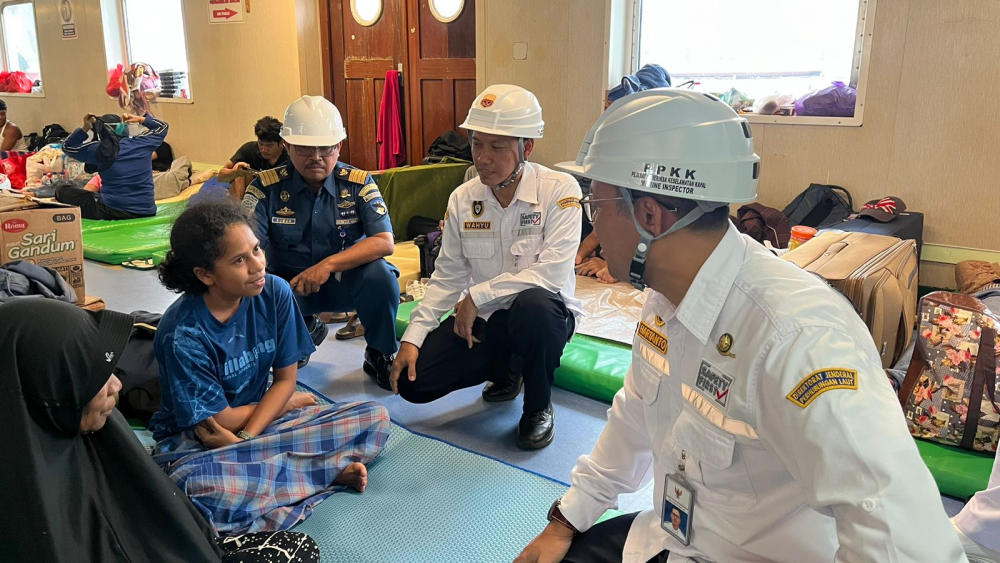 KEMENHUB  UJI KELAIKLAUTAN KAPAL PENUMPANG SERTA MONITORING PENAMBAHAN DISPENSASI PENUMPANG DI PELABUHAN KALIANGET DAN TANJUNG PERAK
