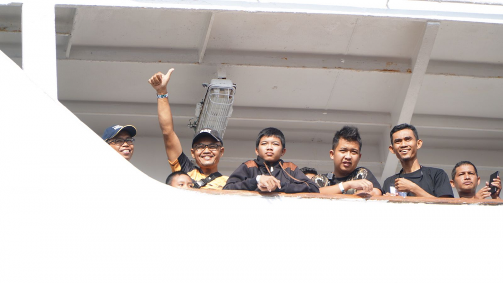 MUDIK GRATIS KEMENHUB, HAMPIR DUA RIBU ORANG DIBERANGKATKAN NAIK KAPAL KM. DOBONSOLO