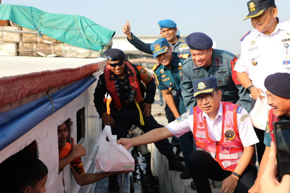 Sembilan Belas Kapal, Tiga Ribu Penumpang, Kemenhub Perketat Pengawasan Keselamatan Pelayaran di Pelabuhan Kali Adem