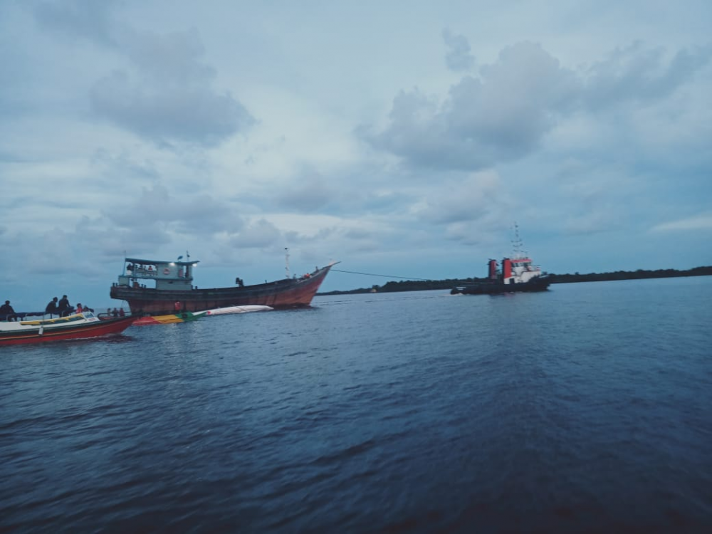 KEMENHUB EVAKUASI KORBAN KECELAKAAN KAPAL SB EVELYN CALISCA-01 DI INDRAGIRI HILIR - RIAU