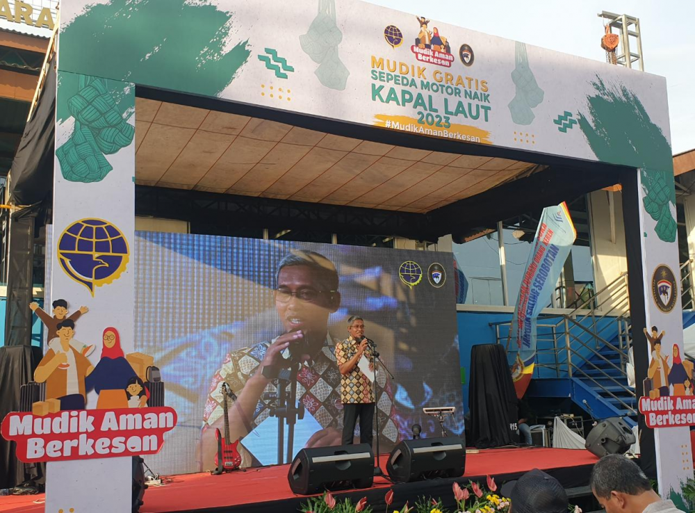 LAGI, KAPAL KM. DOBONSOLO ANGKUT DUA RIBUAN PEMUDIK PESEPEDA MOTOR ARUS BALIK DARI SEMARANG KE JAKARTA