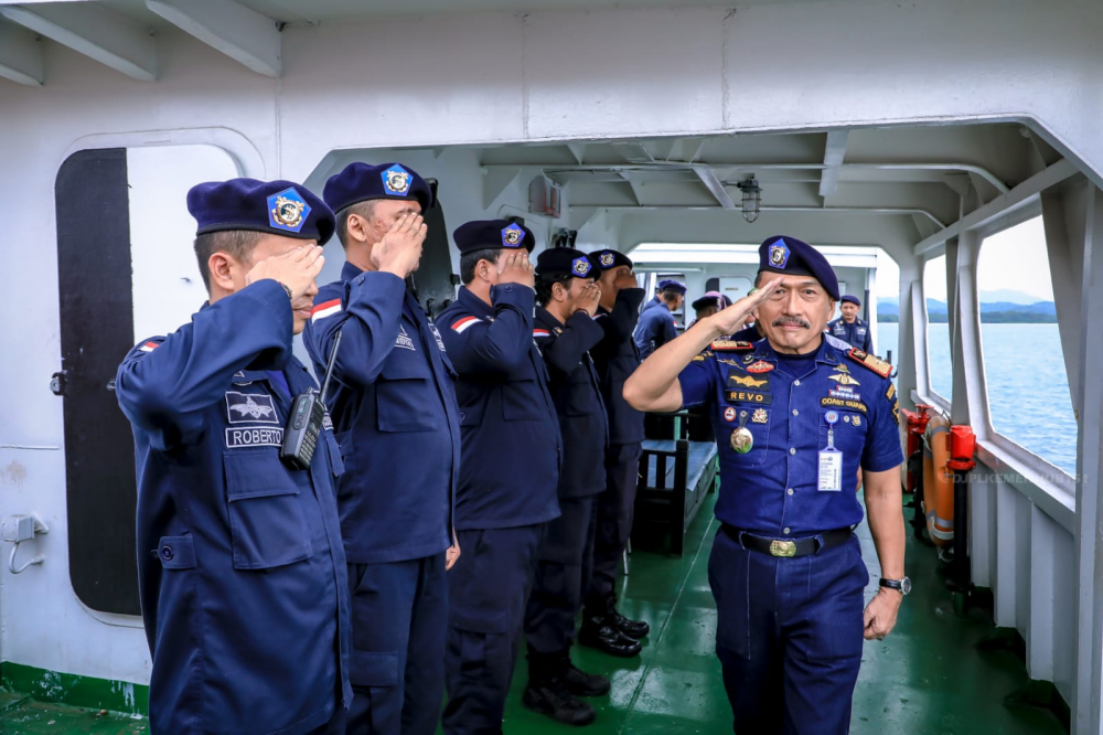 Komitmen Jaga Keselamatan Perairan Labuan Bajo Selama KTT ASEAN 42 Berlangsung, Awak Kapal Patroli KPLP Mendapat Apresiasi