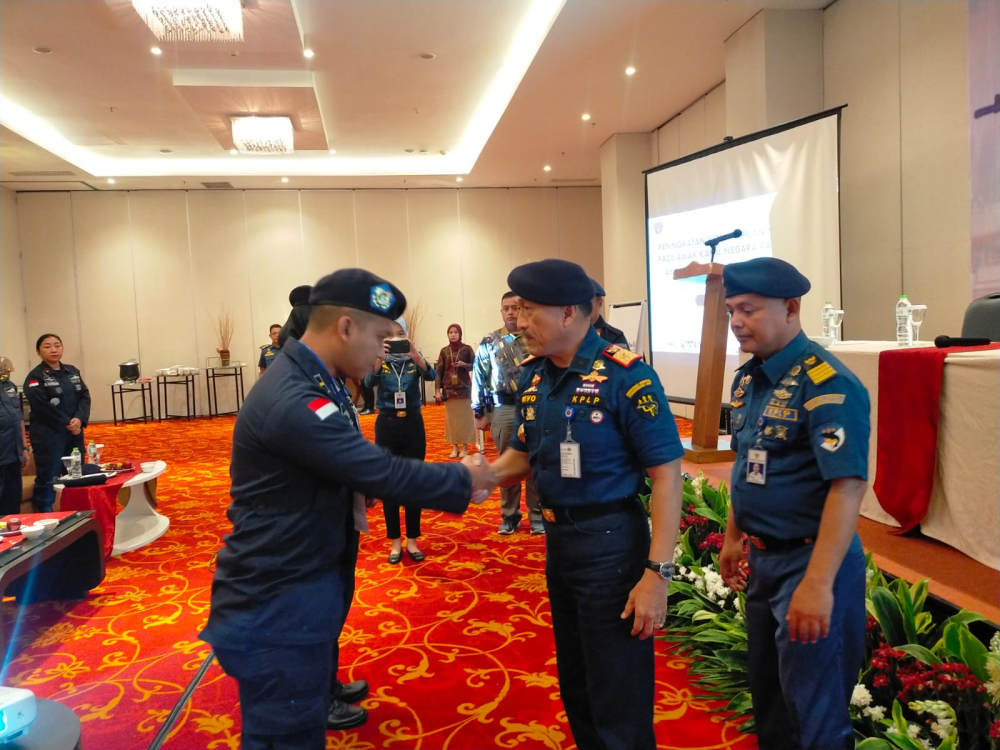KPLP MENYIAPKAN AWAK KAPAL NEGARA PATROLINYA DENGAN KETERAMPILAN MENEMBAK