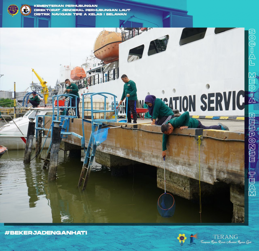 Bersih-Bersih Laut dan Pantai di Area Lingkungan Kerja Distrik Navigasi Tipe A Kelas I Belawan dalam Rangka Memperingati Hari Pelaut Sedunia