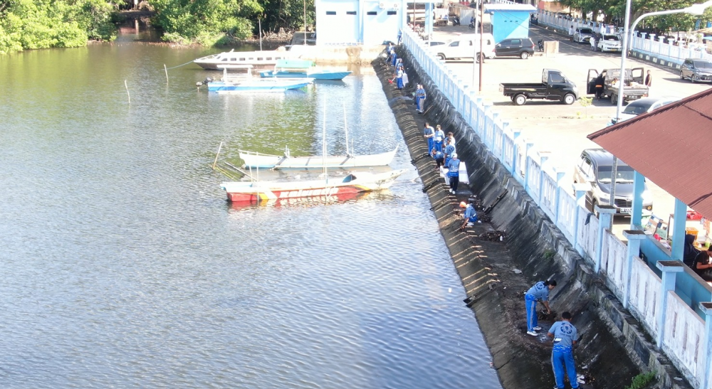 Kegiatan Bersih Laut dan Pantai dalam rangka Hari Pelaut Sedunia