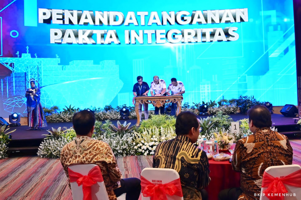 Lebih dari 50 Persen Pelabuhan Gunakan Inaportnet *Menhub: Digitalisasi Layanan Dorong Peningkatan Daya Saing Logistik