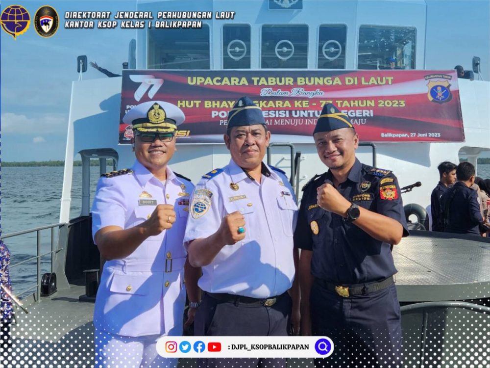 Hadiri Upacara Tabur Bunga Hari Bhayangkara ke 77