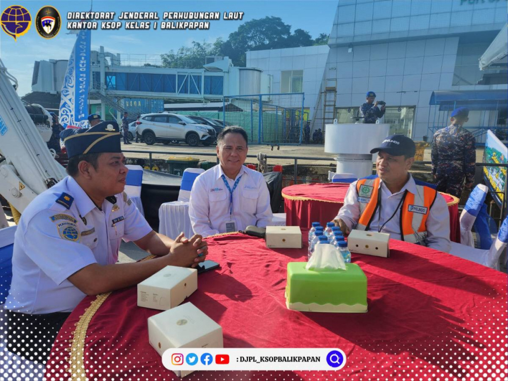 Hadiri Upacara Tabur Bunga Hari Bhayangkara ke 77