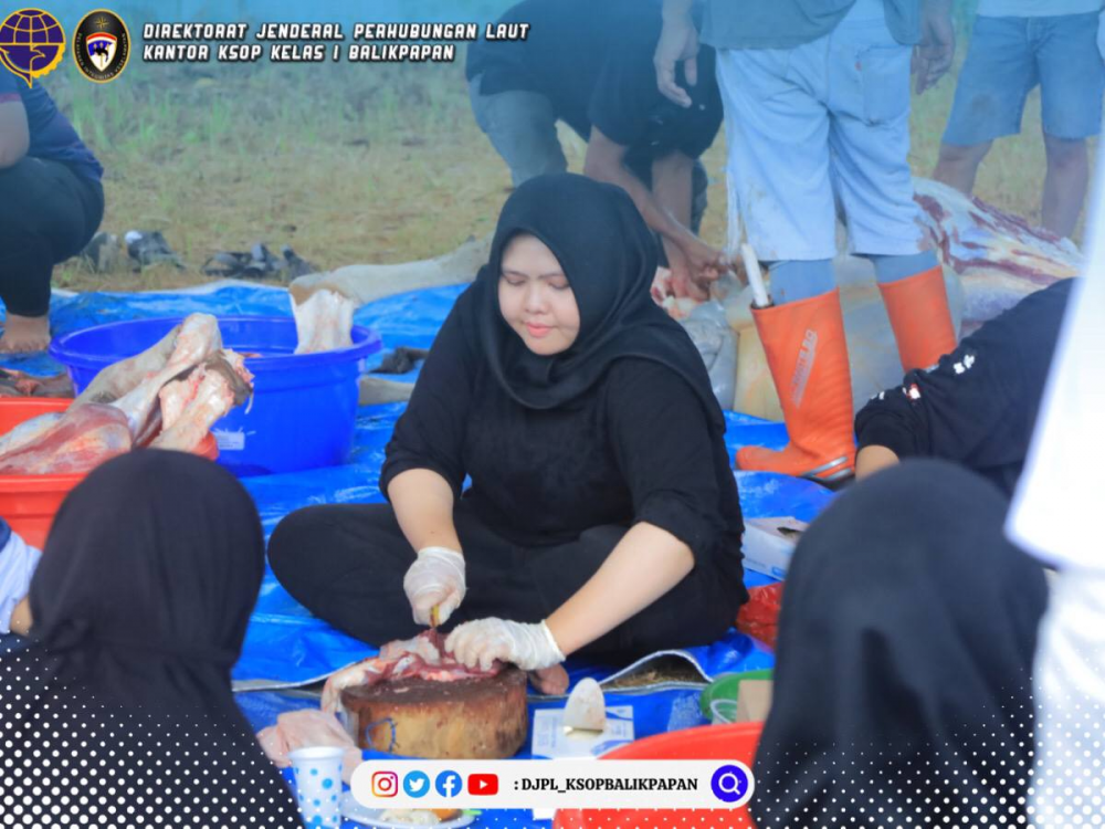 Bagikan Hewan Qurban Ke Masyarakat