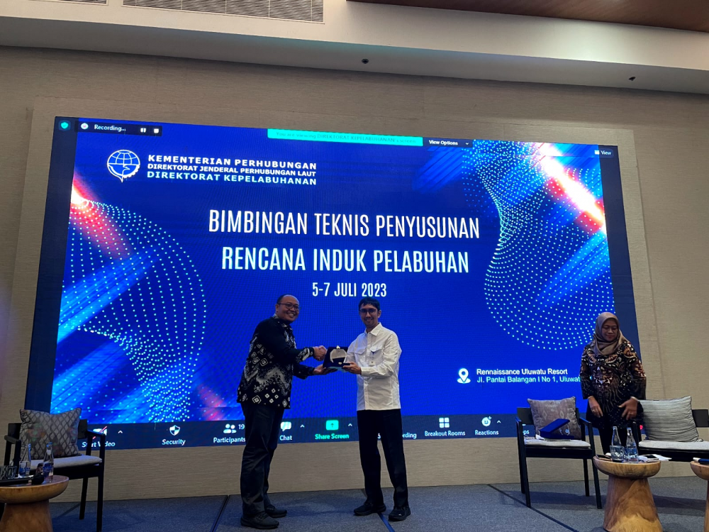 KOLABORASI KEMENHUB DENGAN PELINDO PERKOKOH INDUSTRI KEPELABUHANAN